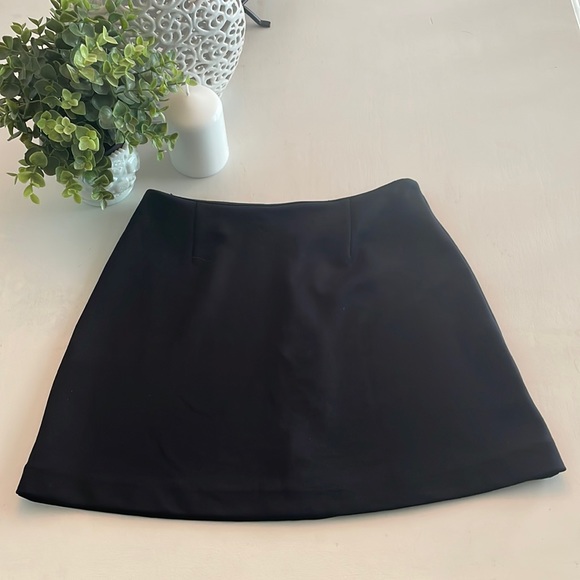 Le Chateau Black Mini Skirt Size 5 Vintage Skirt - Picture 1 of 4